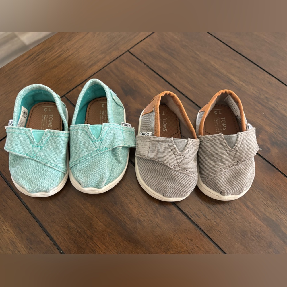TOMS SHOES